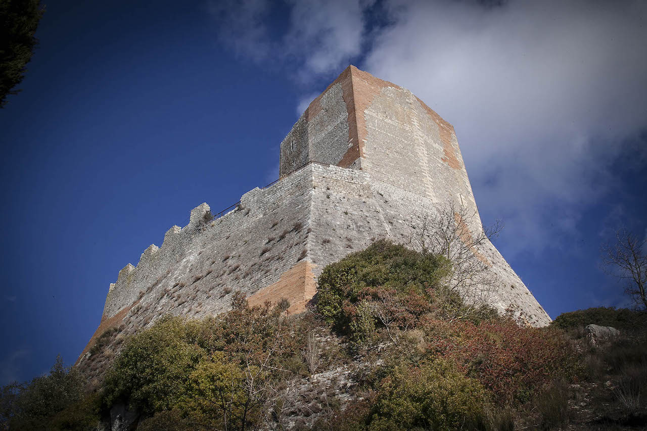 1065_ottobre_val_dorcia_rocca_dorcia_rocca_di_tentennano_mario_llorca